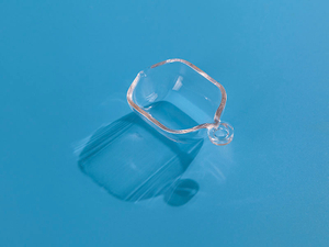 Barco de cristal de cuarzo transparente
